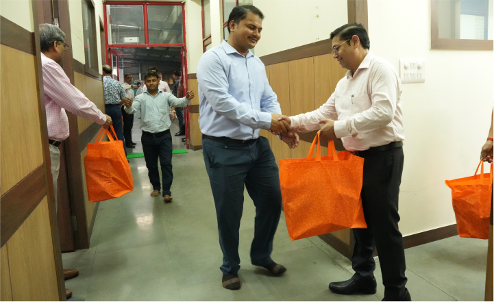 diwaliGift-2025-noida-04